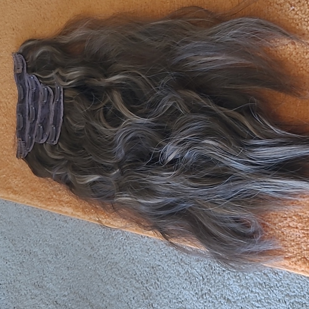 21 In. Synthetic Clip In Ombre Brown Hair Extensions